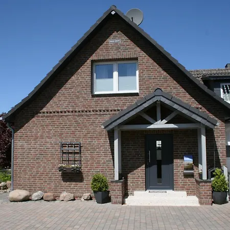 Frey - Ueber Zwei Etagen Mit Terrasse Vakantiehuis Eggebek